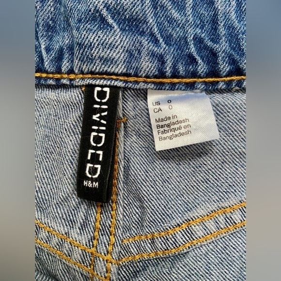 Women’s H&M high waisted roll up hem‎ medium blue wash jean short size 0 - Picture 4 of 8